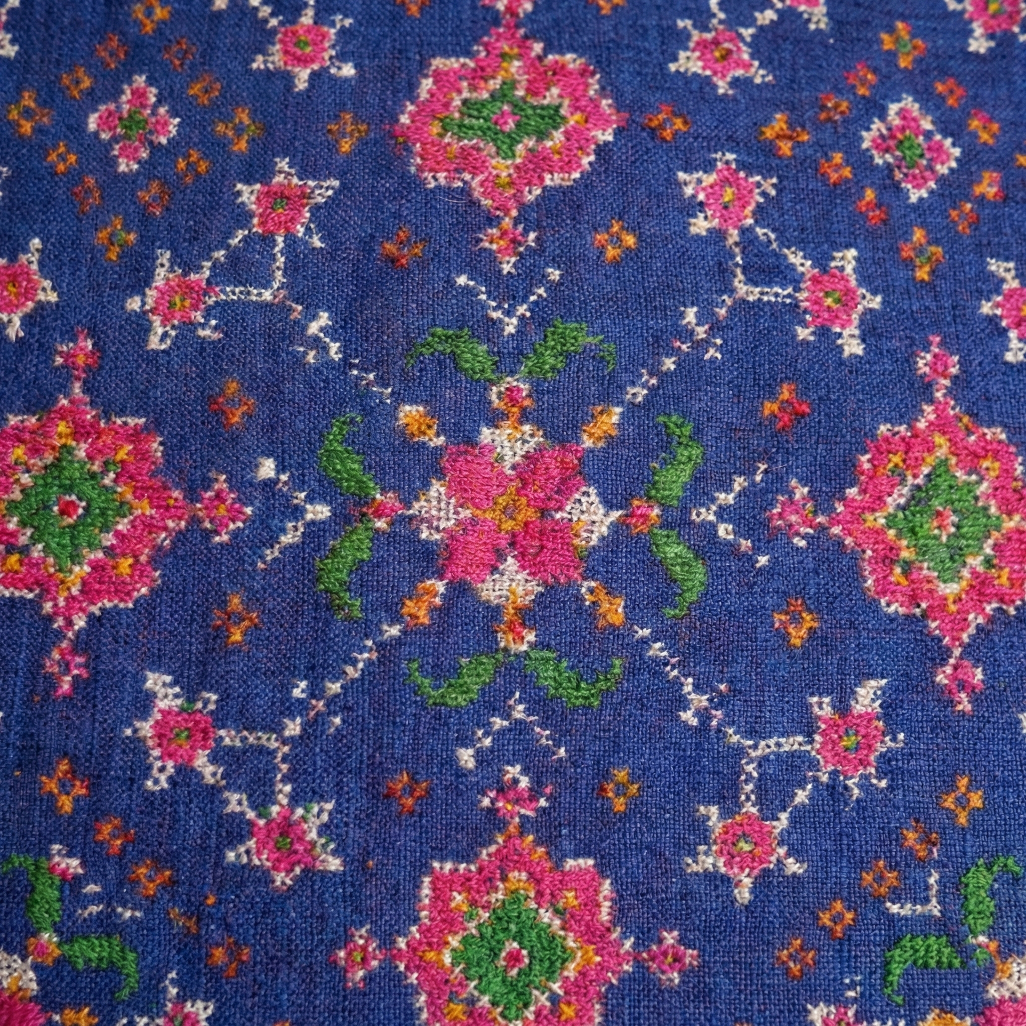 Twill Pure Navratna Patola Silk Saree - Navratna (multi-motif)