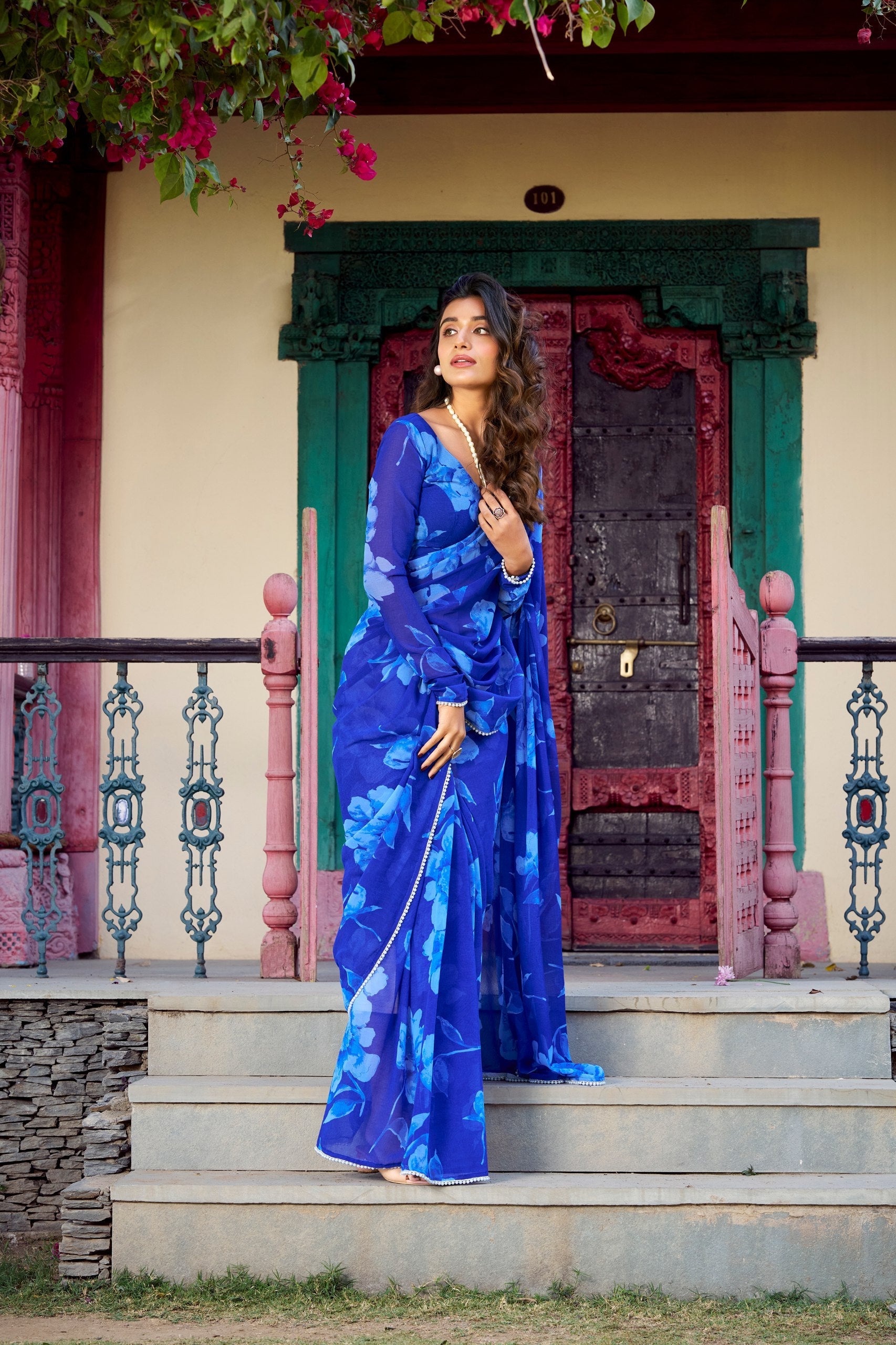 Luxurios Chiffon Foral Printed Pearl Lace Border