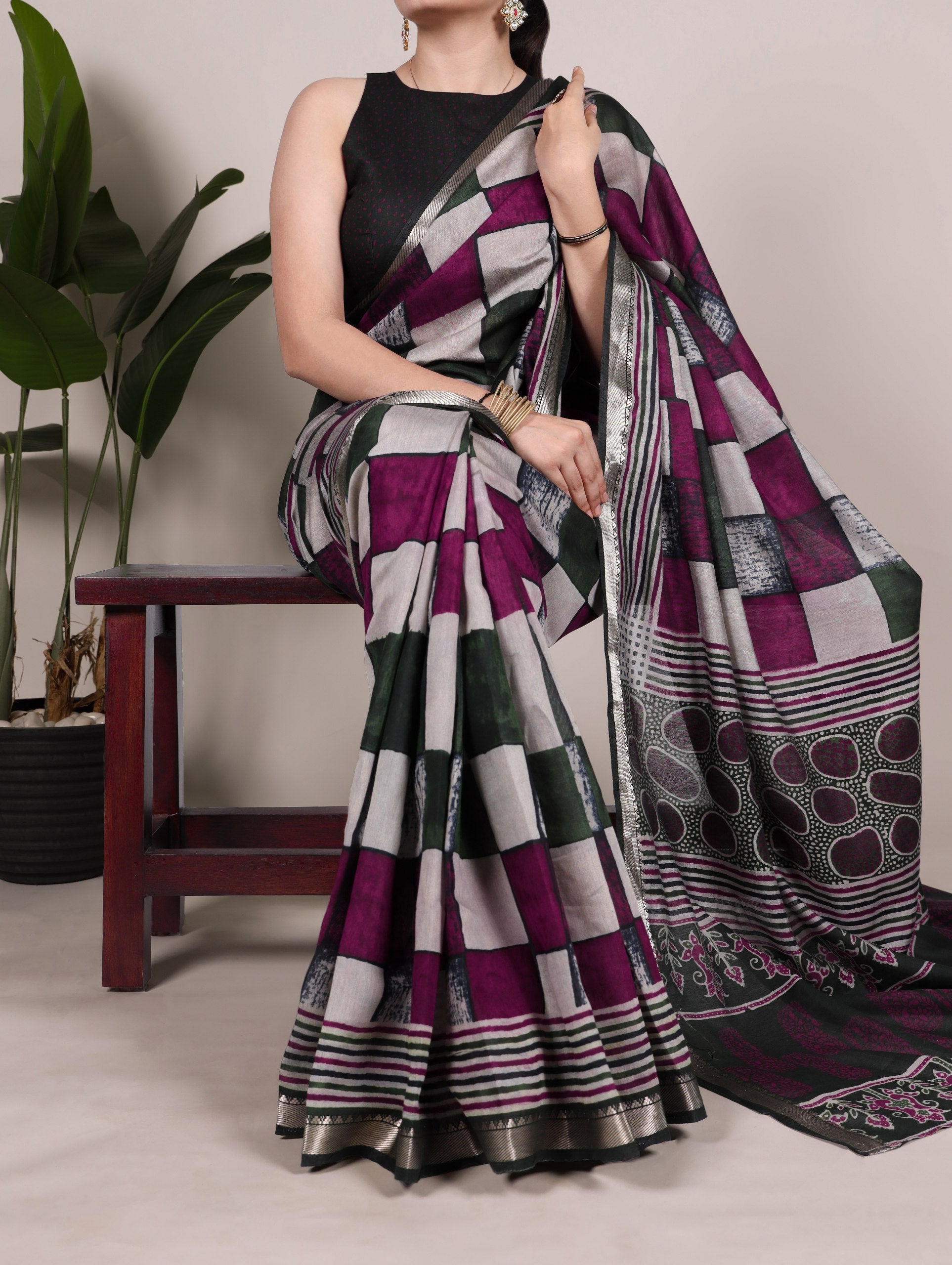 Digtial Printed Maroon Box Pattern With Temple Border Saree